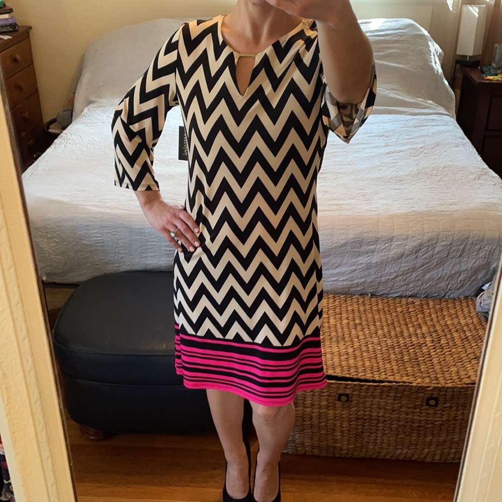 Messini Ladies size S dress with keyhole neckline and chevron stripes - Picture 3 of 17